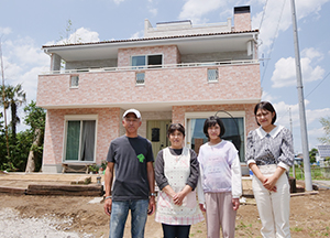 楽しいが詰まったスカイバルコニーと薪ストーブがある家